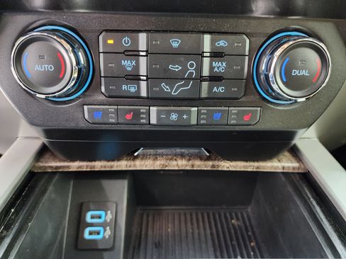 Used 2019 Ford F350 Lariat w/ Lariat Ultimate Package image 59