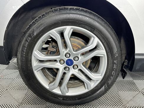 Used 2018 Ford Edge Titanium image 32