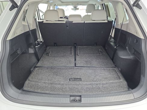 Used 2020 Volkswagen Tiguan SEL w/ 3rd Row Seat Package image 12