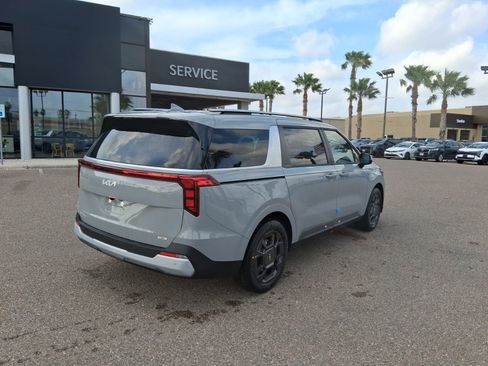 New 2026 Kia Carnival EX FWD image 4