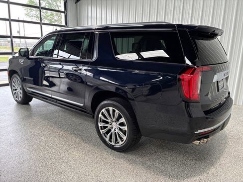 Used 2023 GMC Yukon XL Denali w/ Advanced Technology Package AWD/4WD image 2