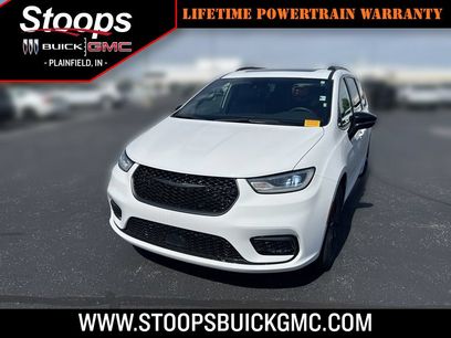 Used 2025 Chrysler Pacifica Limited