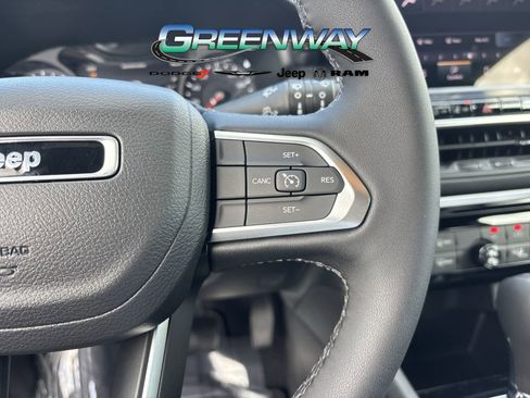 New 2026 Jeep Compass Latitude image 25