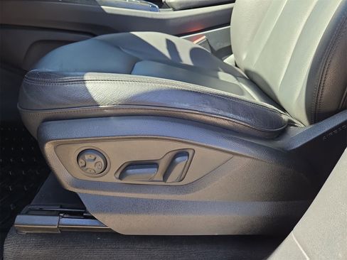 Used 2018 Audi Q7 3.0T Premium Plus w/ Premium Plus Package image 17