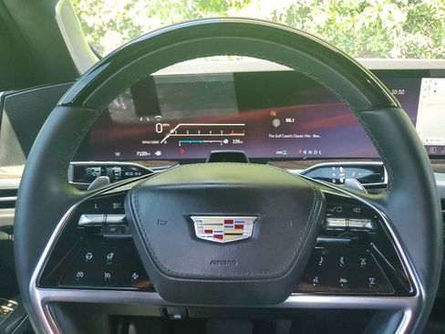 Used 2025 Cadillac Escalade Sport Platinum AWD/4WD image 16