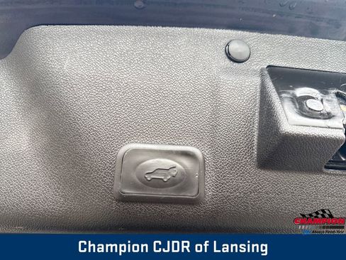 Used 2015 GMC Acadia SLE image 39