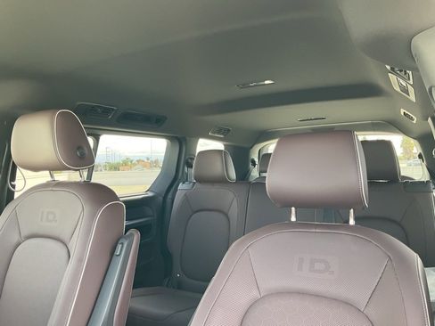 New 2025 Volkswagen ID. Buzz Pro S image 18