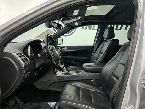 Used 2020 Jeep Grand Cherokee Limited w/ Premium Lighting Group AWD/4WD image 13