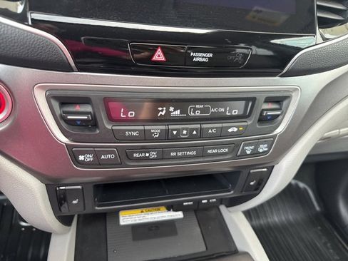 Used 2021 Honda Pilot Special Edition image 43