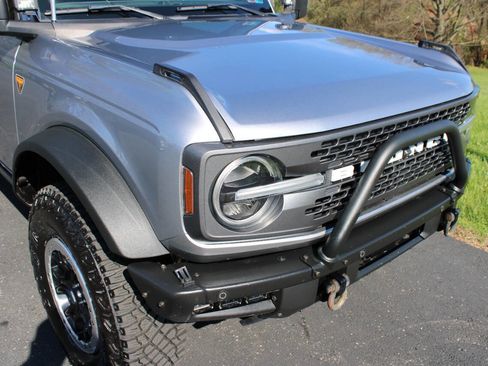 Used 2022 Ford Bronco Badlands image 4