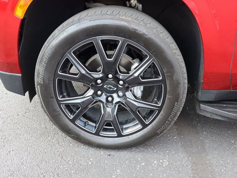 Used 2024 Chevrolet Suburban RST w/ Luxury Package image 40