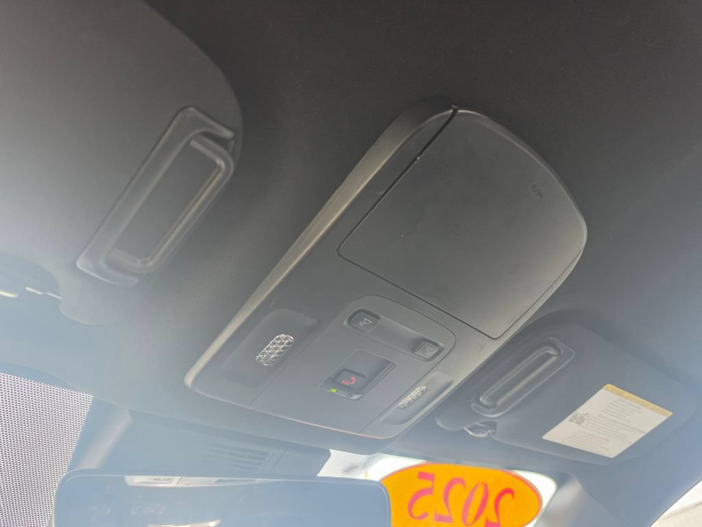 Used 2025 Toyota Camry SE w/ Convenience Package FWD image 33