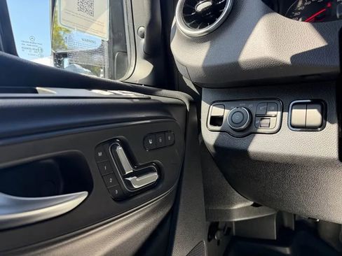 Used 2025 Mercedes-Benz Sprinter 2500 image 2
