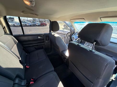 Used 2017 Ford Flex SE FWD image 19