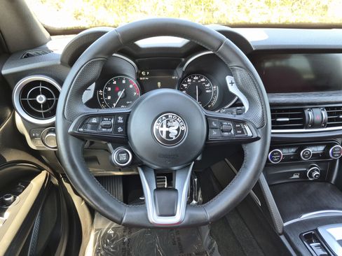 Used 2022 Alfa Romeo Stelvio Sprint RWD image 50