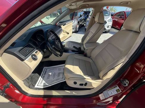 Used 2017 Volkswagen Passat 1.8T SE FWD image 16