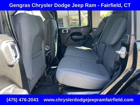 Used 2024 Jeep Wrangler Unlimited w/ Convenience Group AWD/4WD image 26