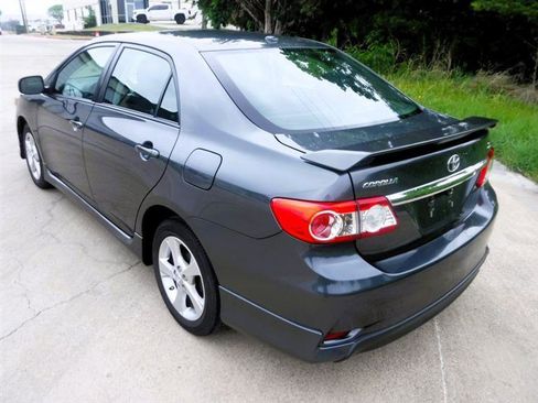 Used 2011 Toyota Corolla S image 11