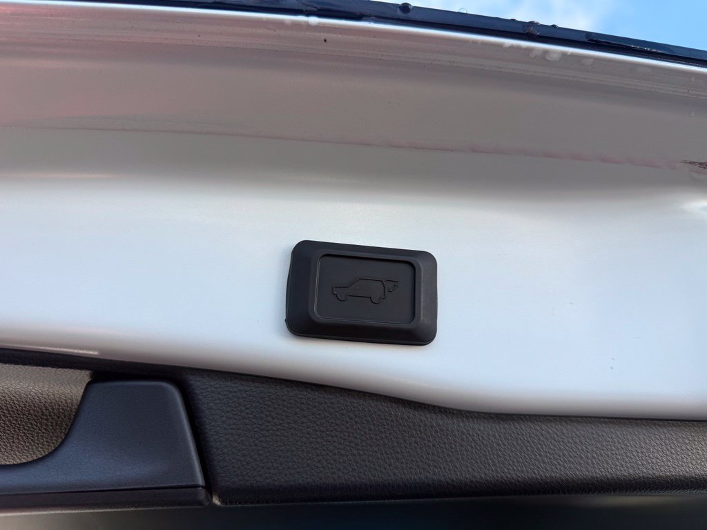 Used 2023 Toyota RAV4 XSE w/ Weather Package AWD/4WD image 18