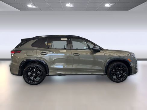 New 2026 Volkswagen Tiguan SE R-Line FWD image 8