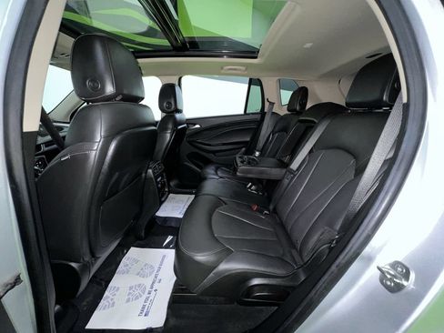 Used 2018 Buick Envision Premium AWD/4WD image 28