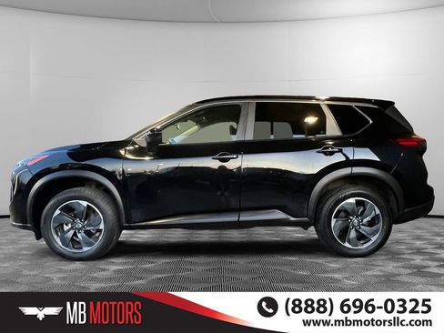 Used 2024 Nissan Rogue SV image 9