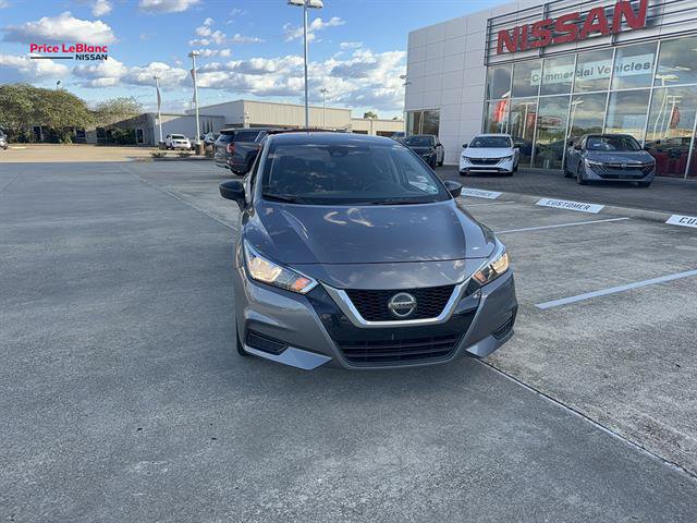 Used 2020 Nissan Versa S FWD image 3