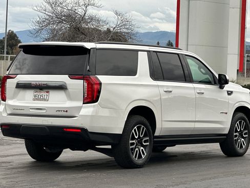 Used 2023 GMC Yukon XL AT4 w/ AT4 Premium Package image 4