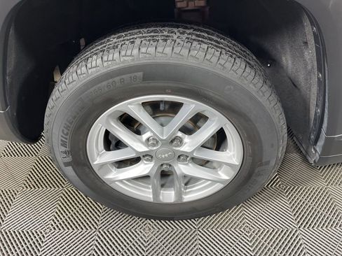 Used 2023 Jeep Grand Cherokee L Laredo w/ Luxury Tech Group I image 15