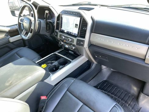 Used 2022 Ford F250 Lariat w/ Lariat Ultimate Package AWD/4WD image 31