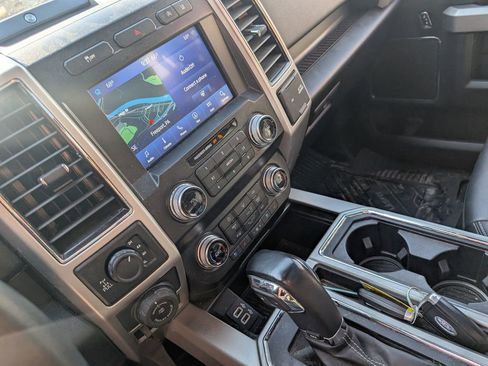 Used 2020 Ford F150 Lariat w/ Equipment Group 502A Luxury AWD/4WD image 24