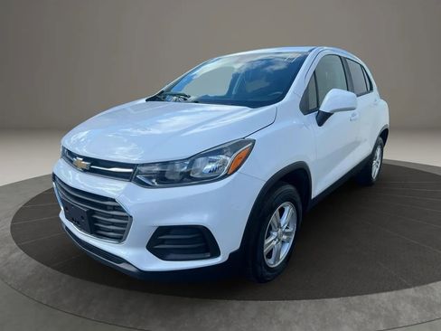 Used 2020 Chevrolet Trax LS w/ Tint and Cruise Package AWD/4WD image 1