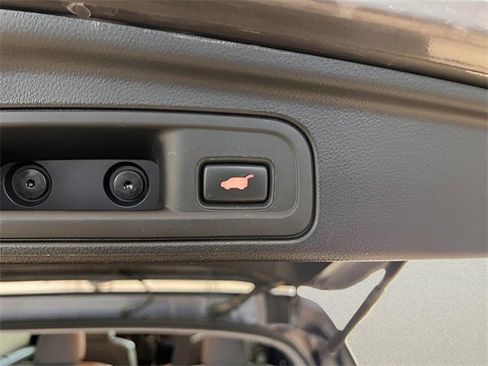 Used 2021 Honda Pilot Touring image 11