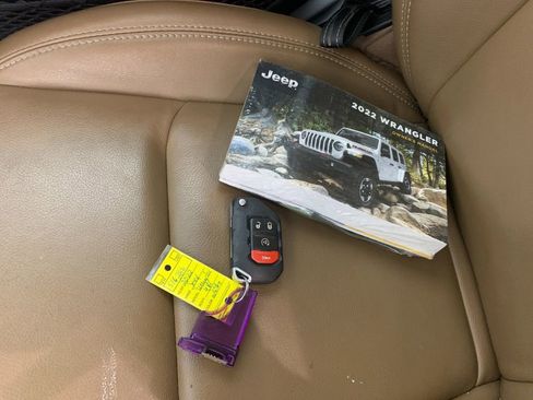 Used 2022 Jeep Wrangler Unlimited Rubicon 4xe w/ Cold Weather Group AWD/4WD image 42
