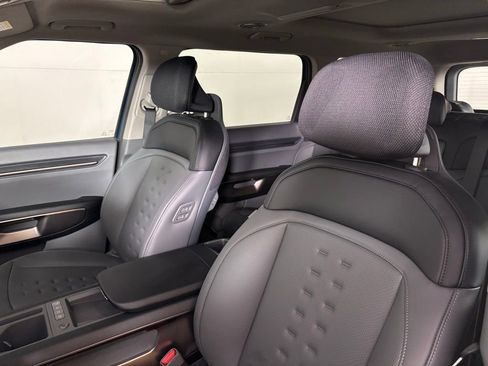 New 2026 Kia EV9 Wind image 19