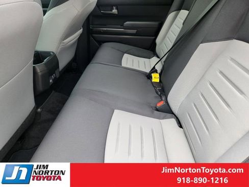 Used 2025 Toyota Tacoma TRD Off-Road image 30