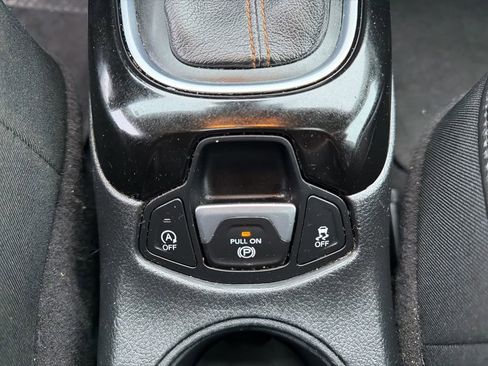 Used 2018 Jeep Compass Limited w/ Navigation Group FWD image 41