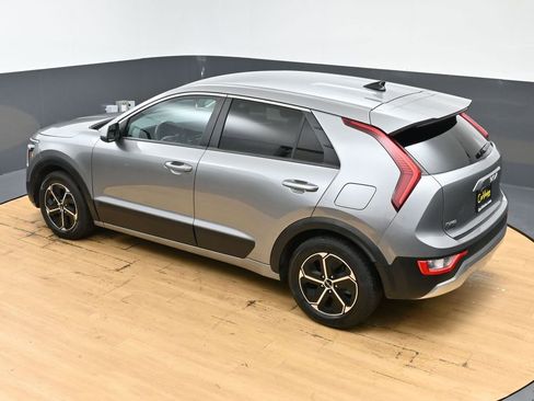 Used 2023 Kia Niro LX image 42
