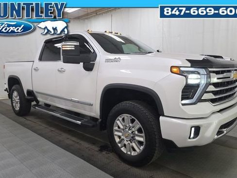 Used 2024 Chevrolet Silverado 2500 High Country w/ High Country Premium Package AWD/4WD image 3