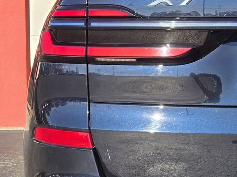 Used 2023 BMW X7 xDrive40i w/ M Sport Package image 8