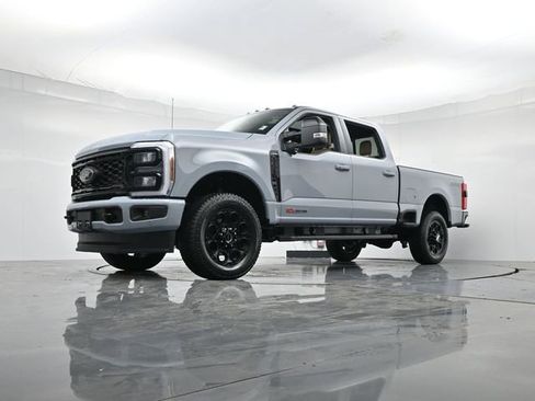 New 2026 Ford F250 Lariat w/ Black Appearance Package image 33
