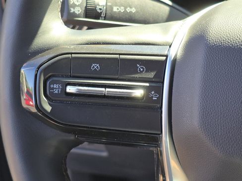 Used 2023 Chevrolet Colorado LT w/ LT Convenience Package III RWD image 15