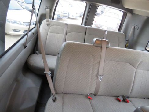 Used 2018 Chevrolet Express 3500 LT w/ LT Preferred Equipment Group RWD image 16