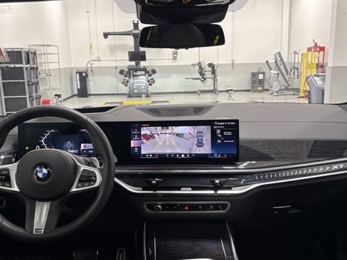 Certified 2026 BMW X7 xDrive40i w/ M Sport Package AWD/4WD image 30
