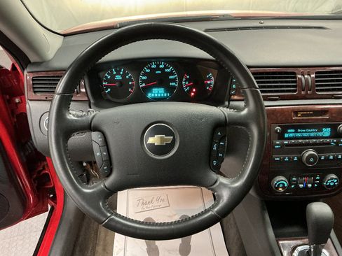 Used 2009 Chevrolet Impala LTZ FWD image 12