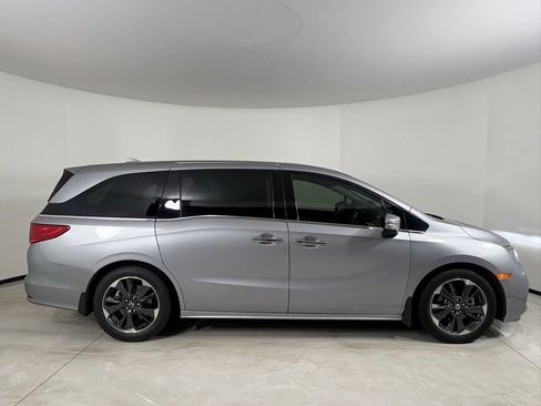 Used 2023 Honda Odyssey Elite image 5