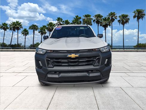 Used 2025 Chevrolet Colorado W/T image 3