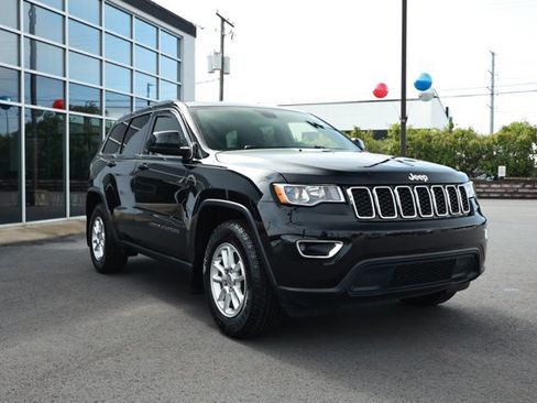 Used 2020 Jeep Grand Cherokee Laredo RWD image 3