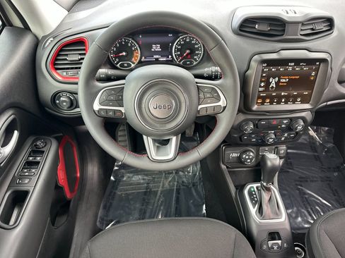 Used 2023 Jeep Renegade Trailhawk w/ Trailer Tow Group image 13