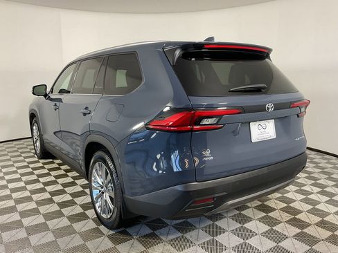 Used 2024 Toyota Grand Highlander Platinum image 7